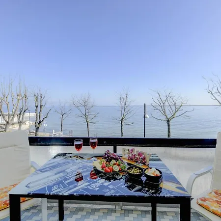 Desenzanoloft Official Partner Marriott Homes & - Charming On The Front