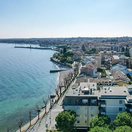 Desenzanoloft Official Partner Marriott Homes & - Charming On The Front Desenzano del Garda