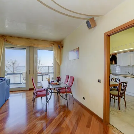 Apartamento Desenzanoloft Official Partner Marriott Homes & - Charming On The Front *
