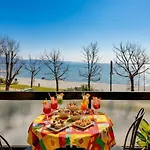 Apartamento Charming On The Desenzanoloft Official Partner Homes & By Marriott Bonvoy *