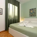 Charming On The Desenzanoloft Official Partner Homes & By Marriott Bonvoy * Desenzano del Garda