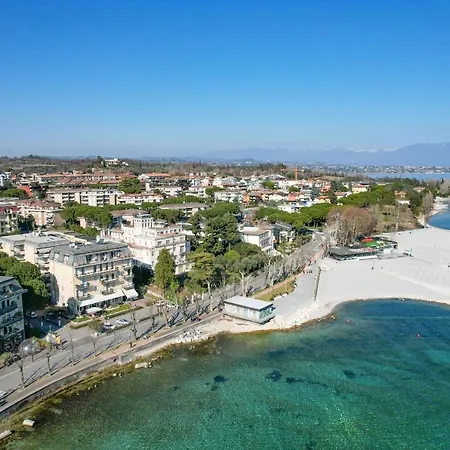 Desenzanoloft Official Partner Marriott Homes & - Charming On The Front Desenzano del Garda