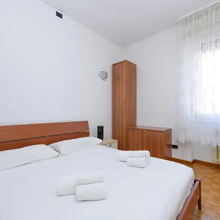 Apartman Desenzanoloft Official Partner Marriott Homes & - Charming On The Front Desenzano del Garda