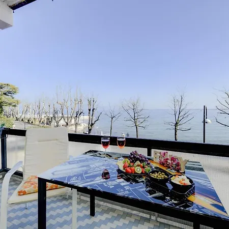 Desenzanoloft Official Partner Marriott Homes & - Charming On The Front * Desenzano del Garda