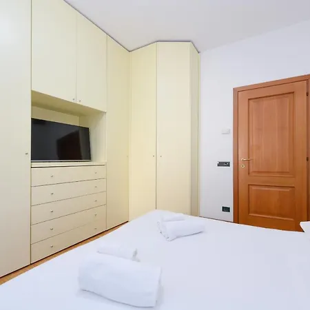 Apartman Desenzanoloft Official Partner Marriott Homes & - Charming On The Front